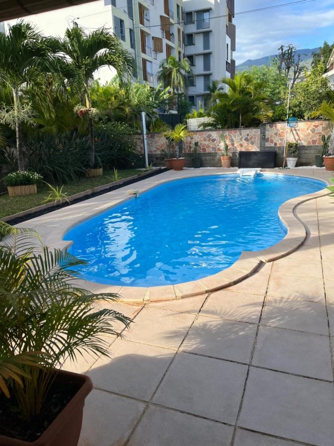 Studio Cosy Avec Piscine Dans Une Villa Saint-Denis Ngoại thất bức ảnh