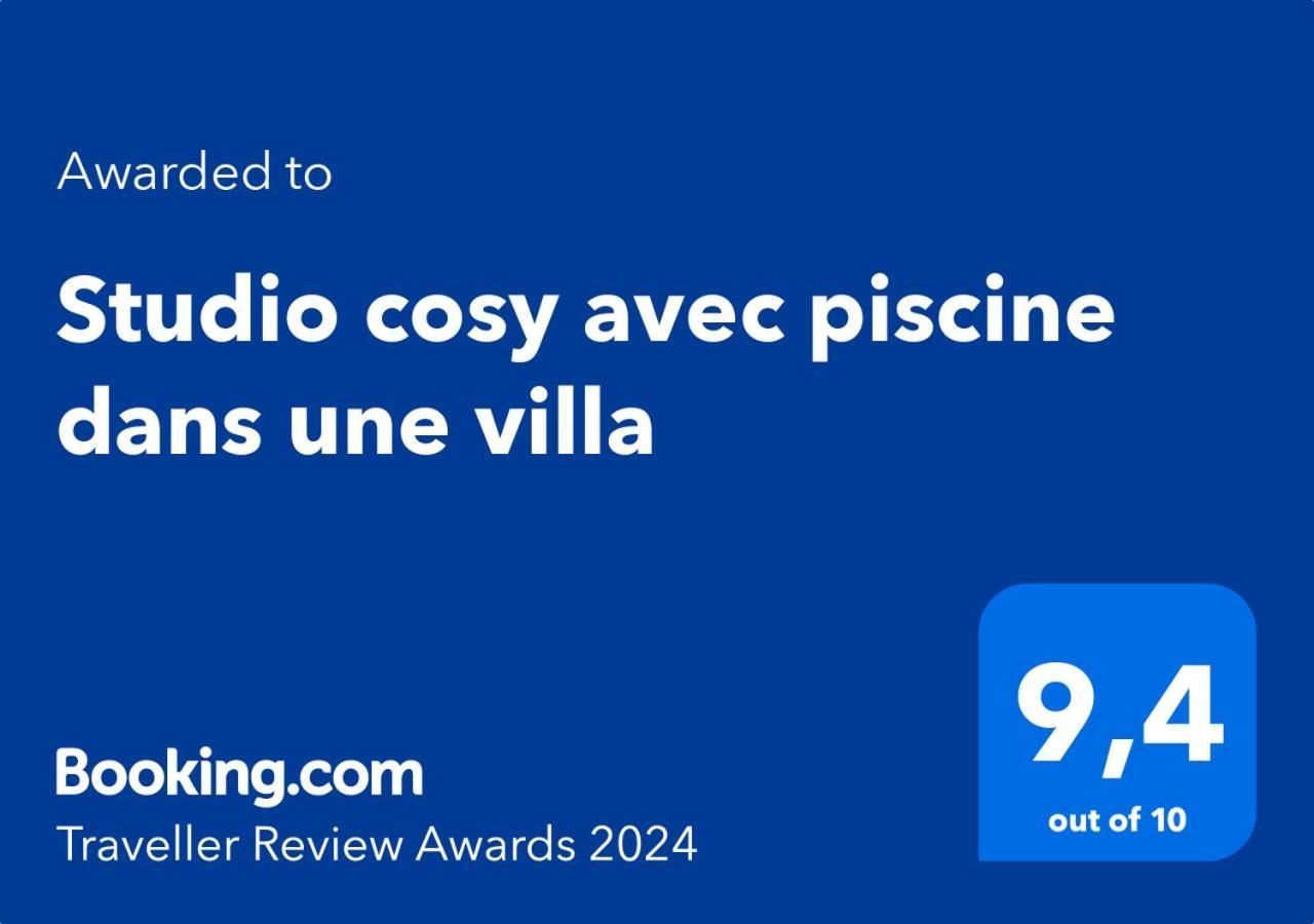 Studio Cosy Avec Piscine Dans Une Villa Saint-Denis Ngoại thất bức ảnh
