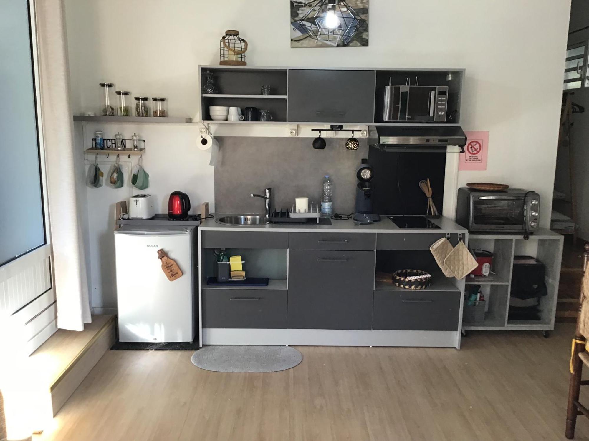 Studio Cosy Avec Piscine Dans Une Villa Saint-Denis Ngoại thất bức ảnh